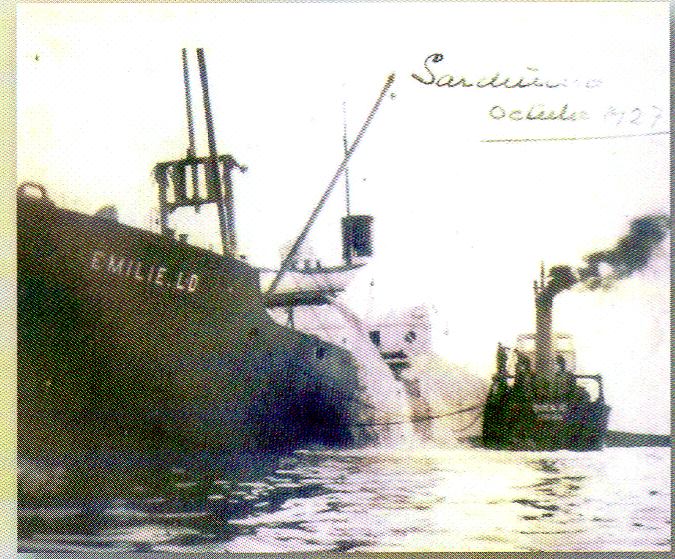 Foto del rescate tras el naufragio del Emilie Louis Dreyfuss cedida por Luis Lamela.
